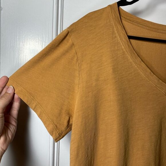 Athleta | Organic Daily Crop V-Neck Tee in Tuscan Gold - Picture 7 of 11